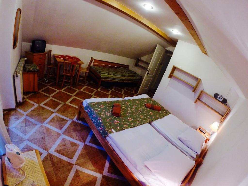 Triple Room,169160997:JPEG